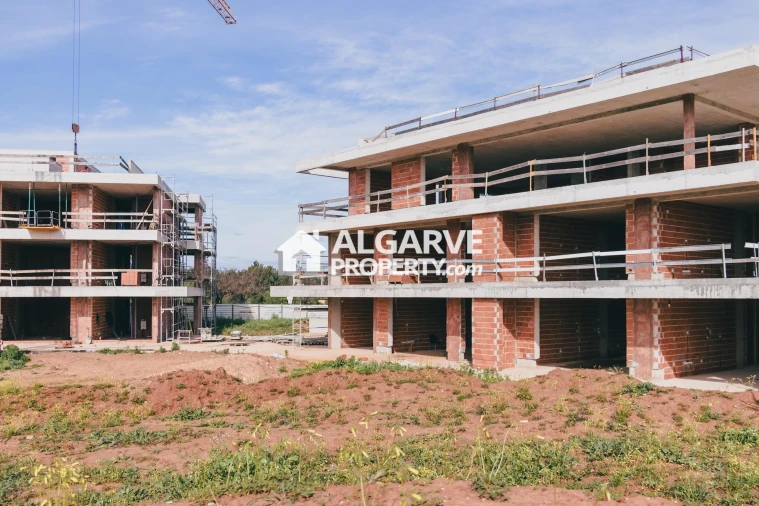 Apartamento T4 para Venda em Quarteira Foto 9