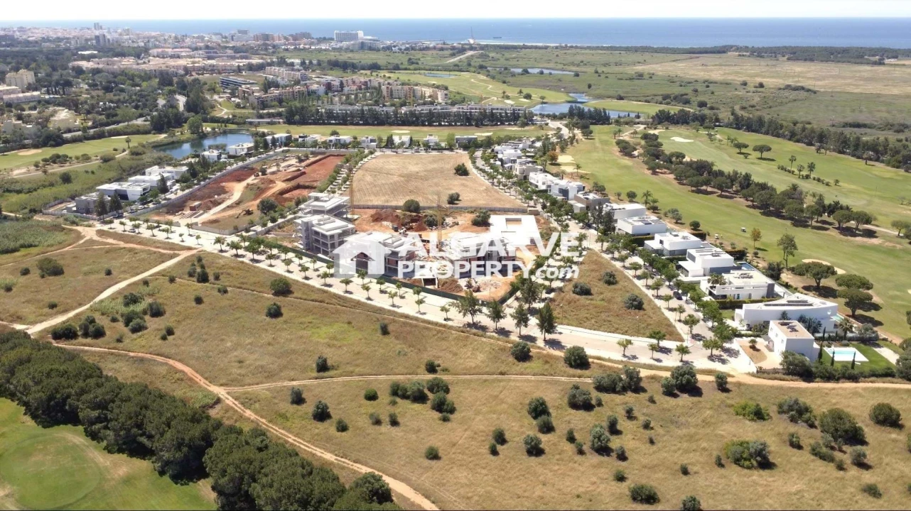 Apartamento T4 para Venda em Quarteira Foto 11