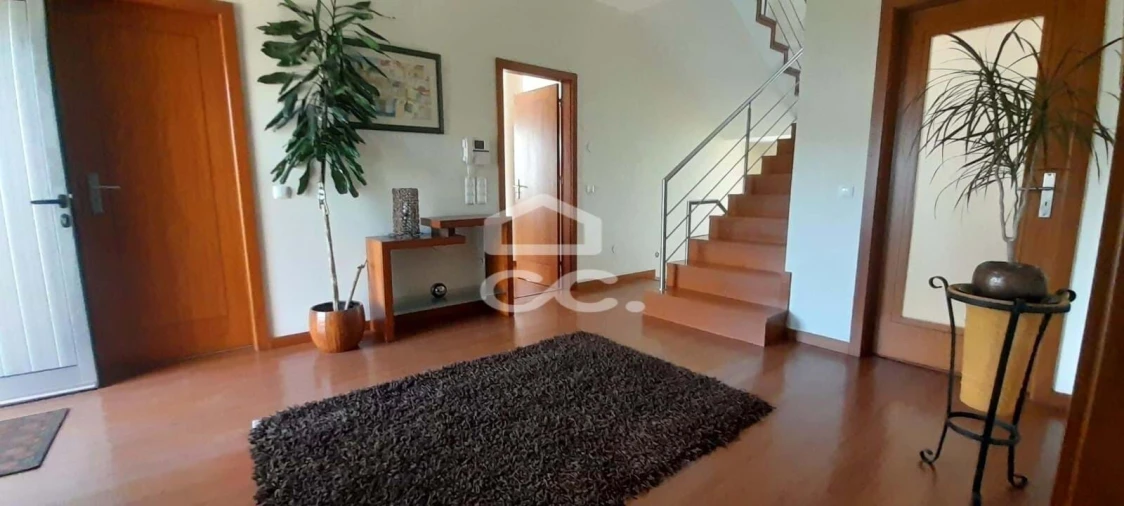 Moradia T4 para Venda em Rebordosa