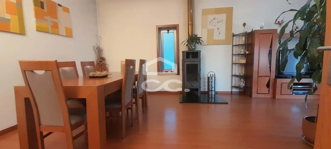 Moradia T4 para Venda em Rebordosa Foto 4