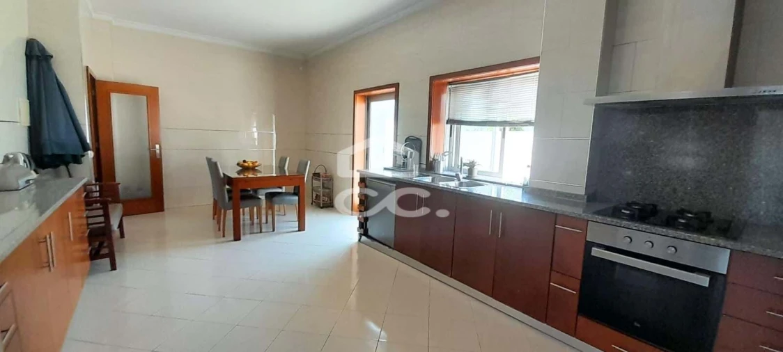 Moradia T4 para Venda em Rebordosa Foto 7