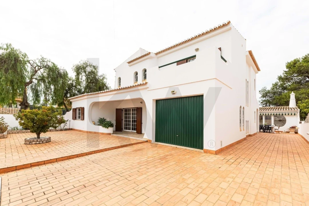 Moradia T4 para Venda em Alvor Foto 4