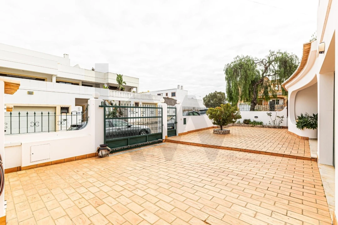 Moradia T4 para Venda em Alvor Foto 71