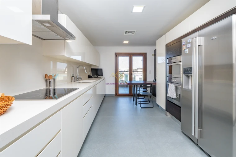 Apartamento T3 para Arrendamento em Sacavém e Prior Velho Foto 17