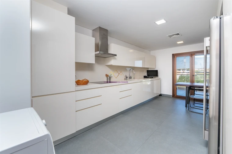 Apartamento T3 para Arrendamento em Sacavém e Prior Velho Foto 15