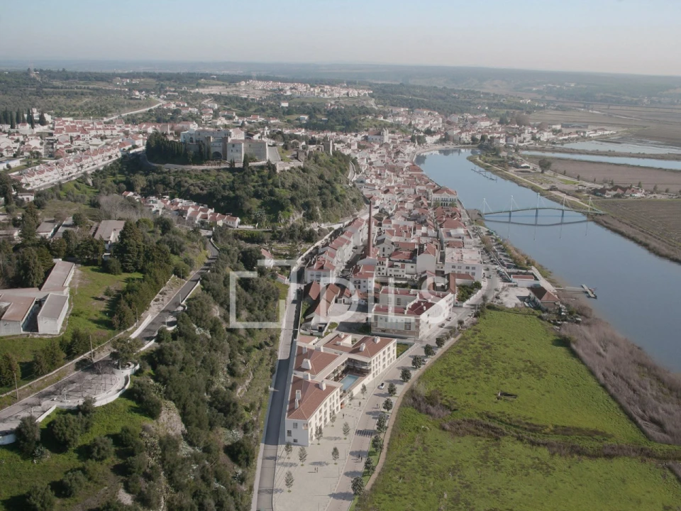 Apartamento T1 para Venda em Santa Maria do Castelo e Santiago e Santa Susana Foto 8