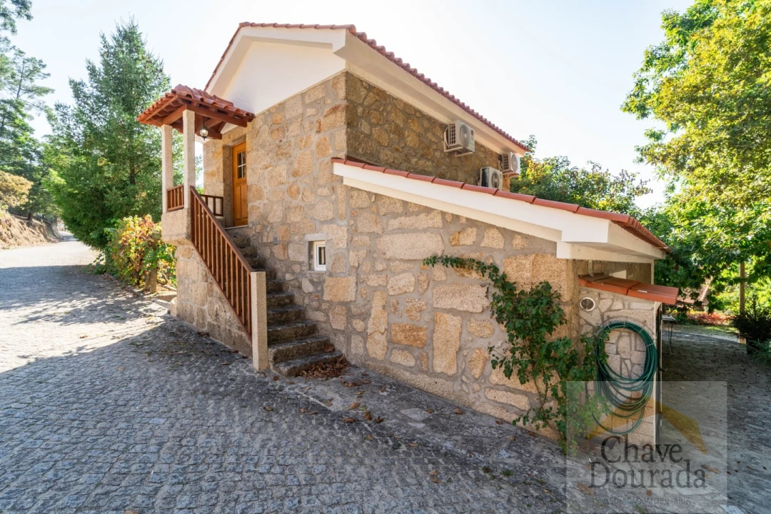 Quinta T5 para Venda em Vouzela e Paços de Vilharigues Foto 1