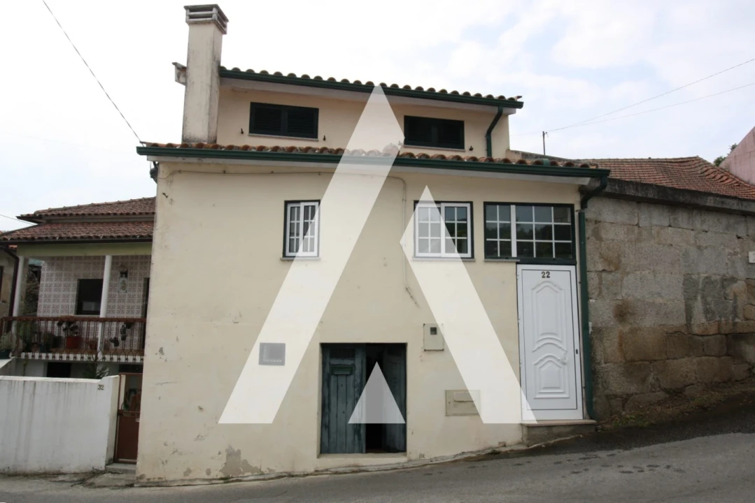 Moradia T1 para Venda em Lajeosa do Dão Foto 1