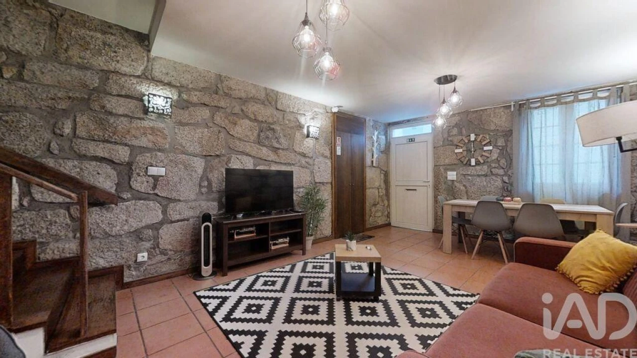 Moradia T3 para Venda em Cedofeita, Santo Ildefonso, Sé, Miragaia, São Nicolau e Vitória Foto 1