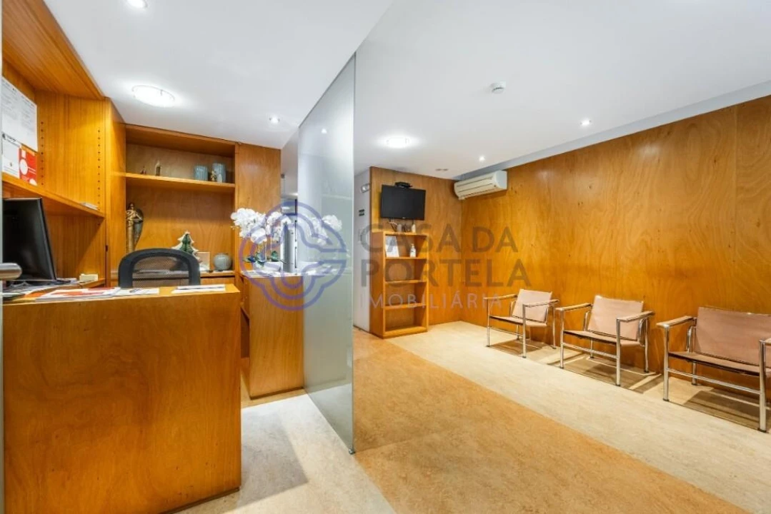 Escritório para Arrendamento em Oliveira, São Paio e São Sebastião Foto 1