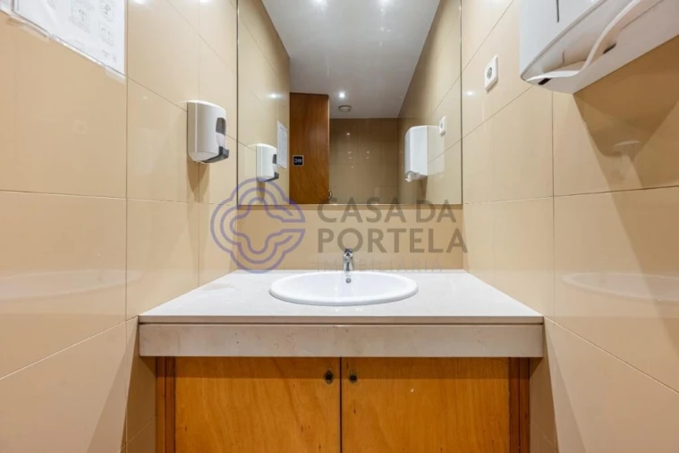 Escritório para Arrendamento em Oliveira, São Paio e São Sebastião Foto 5