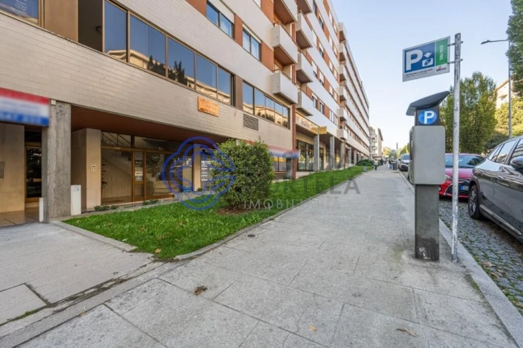 Escritório para Arrendamento em Oliveira, São Paio e São Sebastião Foto 16