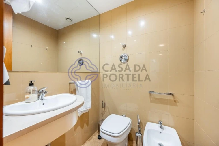 Escritório para Arrendamento em Oliveira, São Paio e São Sebastião Foto 11