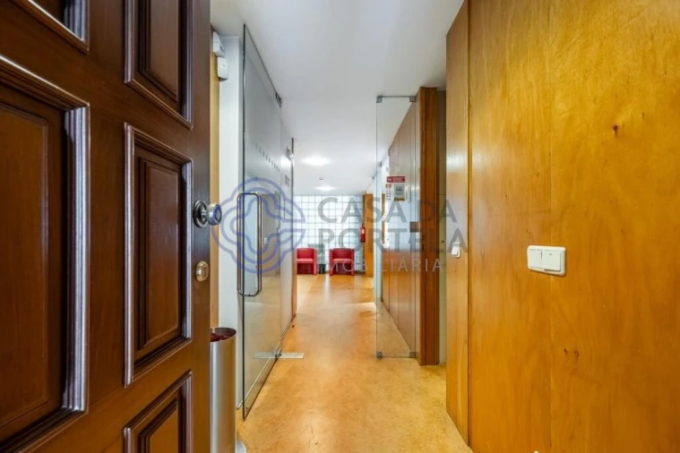 Escritório para Arrendamento em Oliveira, São Paio e São Sebastião Foto 15