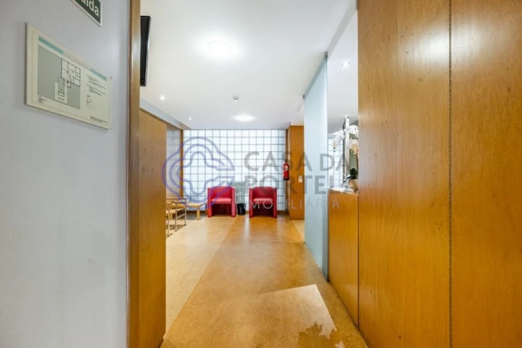 Escritório para Arrendamento em Oliveira, São Paio e São Sebastião Foto 4