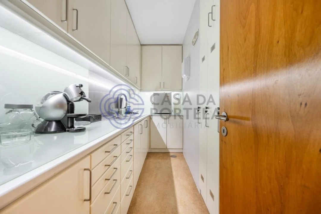 Escritório para Arrendamento em Oliveira, São Paio e São Sebastião Foto 10