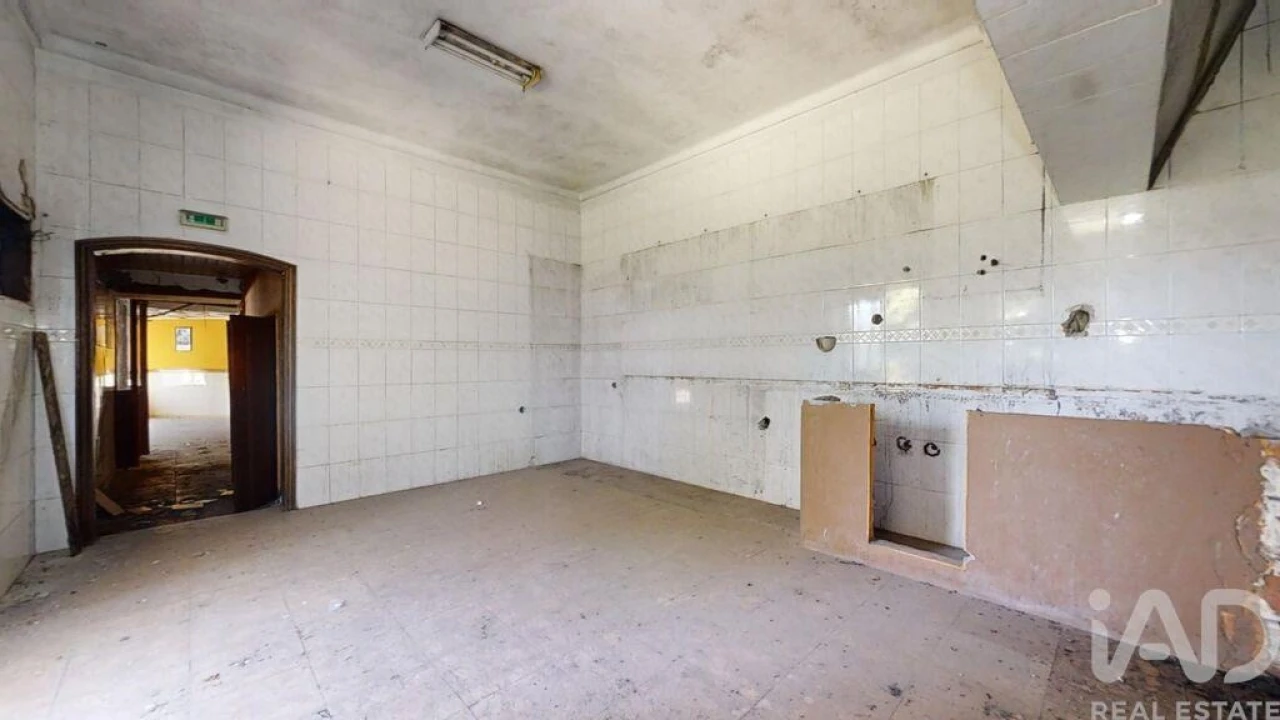 Moradia T8 para Venda em Bougado (São Martinho e Santiago) Foto 18