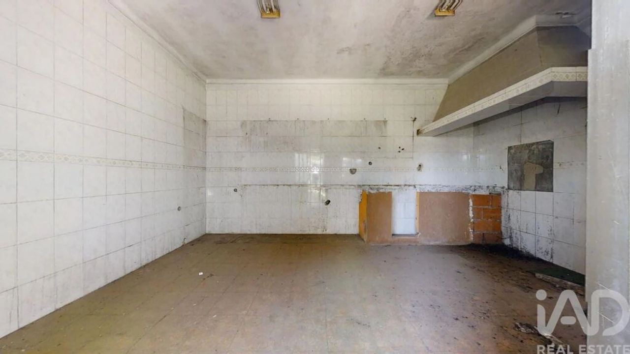 Moradia T8 para Venda em Bougado (São Martinho e Santiago) Foto 11