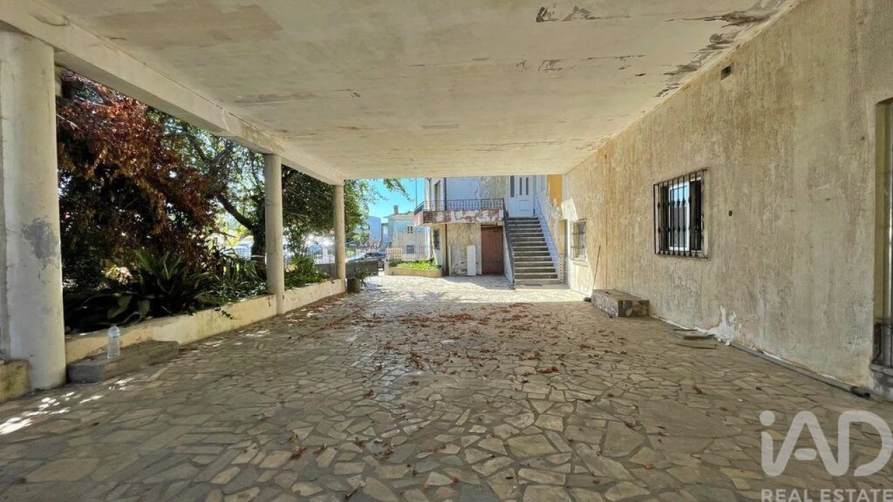 Moradia T8 para Venda em Bougado (São Martinho e Santiago) Foto 7