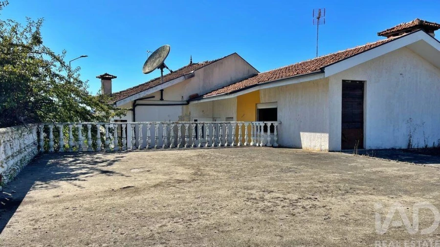 Moradia T8 para Venda em Bougado (São Martinho e Santiago) Foto 9