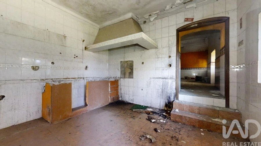 Moradia T8 para Venda em Bougado (São Martinho e Santiago) Foto 12