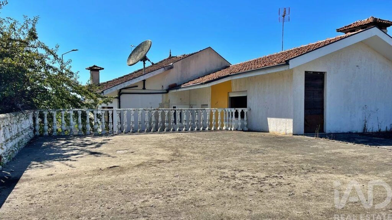 Moradia T8 para Venda em Bougado (São Martinho e Santiago) Foto 9