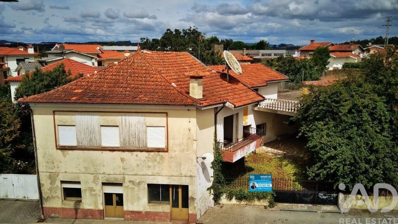 Moradia T8 para Venda em Bougado (São Martinho e Santiago) Foto 1