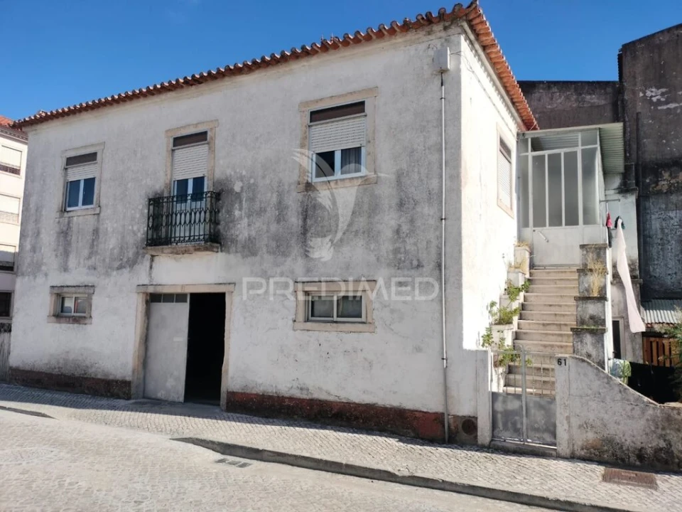 Moradia T3 para Venda em Minde Foto 1