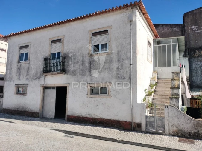 Moradia T3 para Venda em Minde Foto 1