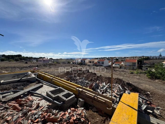 Moradia T3 para Venda em Porto Santo Foto 11