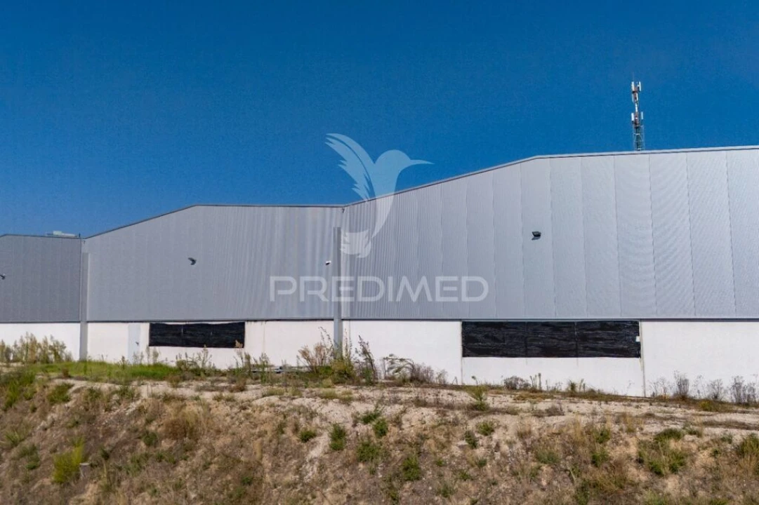 Armazém para Arrendamento em Fornelos e Queijada Foto 10
