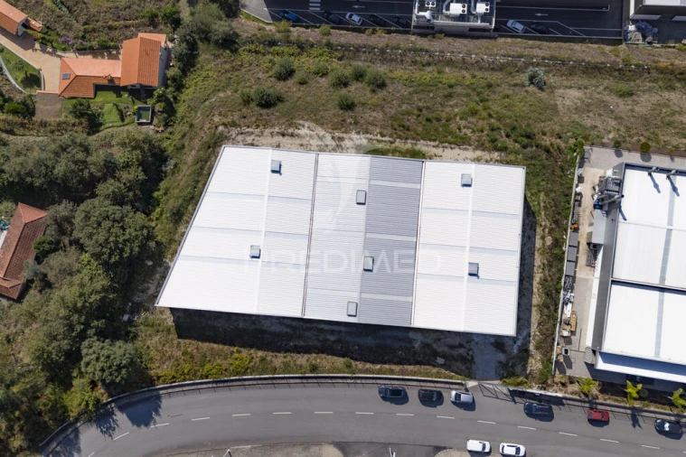 Armazém para Arrendamento em Fornelos e Queijada Foto 9