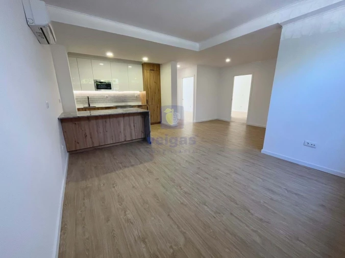 Apartamento T3 para Venda em Águas Livres Foto 1