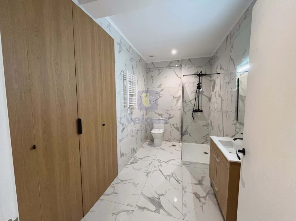 Apartamento T3 para Venda em Águas Livres Foto 5