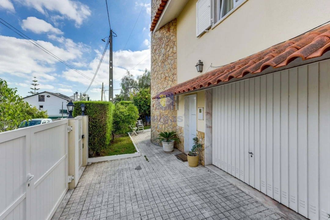 Moradia T4 para Venda em Santo Antão e São Julião do Tojal Foto 10