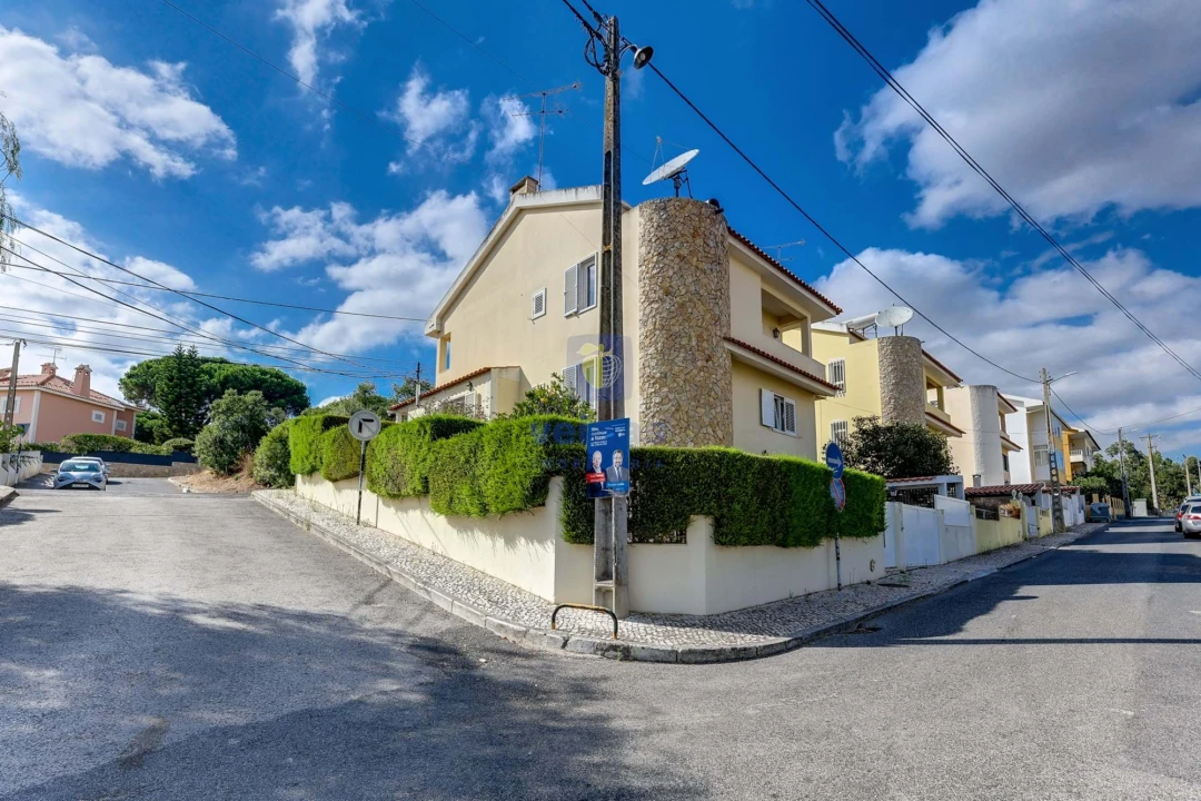 Moradia T4 para Venda em Santo Antão e São Julião do Tojal Foto 4