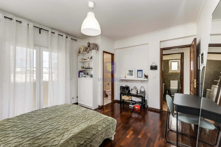 Moradia T4 para Venda em Santo Antão e São Julião do Tojal Foto 31