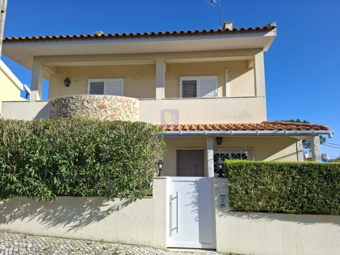 Moradia T4 para Venda em Santo Antão e São Julião do Tojal Foto 1