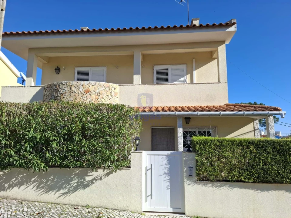 Moradia T4 para Venda em Santo Antão e São Julião do Tojal Foto 1