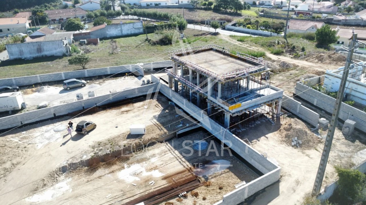 Moradia T4 para Venda em Nossa Senhora do Pópulo, Coto e São Gregório Foto 4