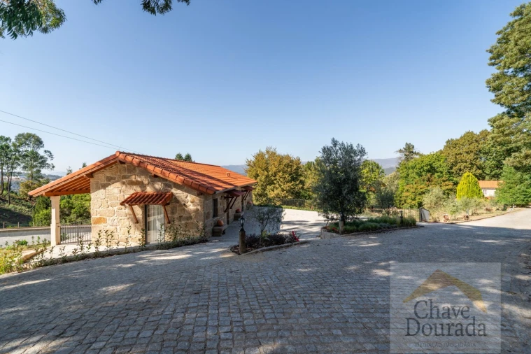 Negócio para Venda em Vouzela e Paços de Vilharigues Foto 3