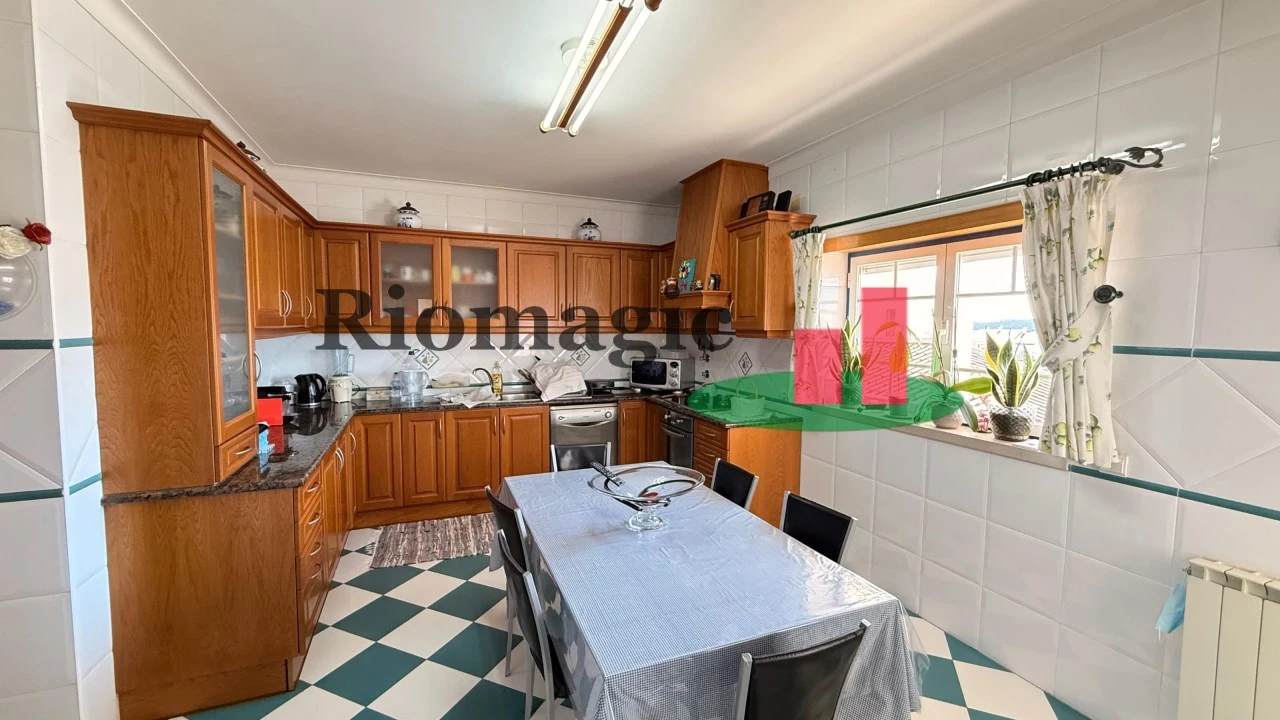 Moradia T5 para Venda em Rio Maior Foto 13