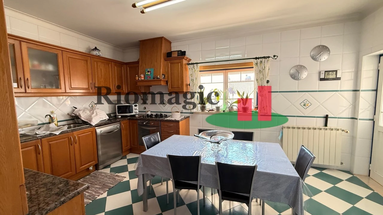 Moradia T5 para Venda em Rio Maior Foto 12