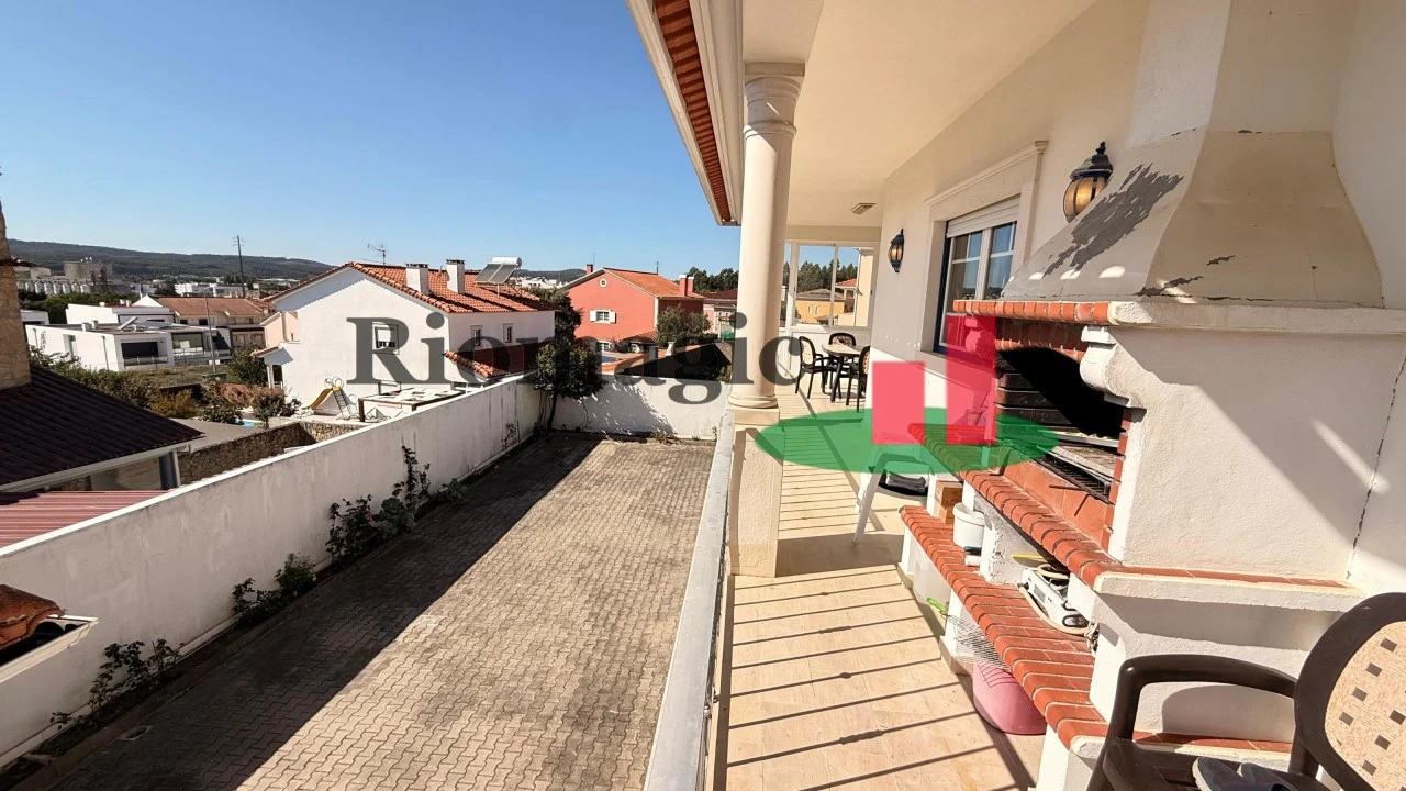 Moradia T5 para Venda em Rio Maior Foto 17