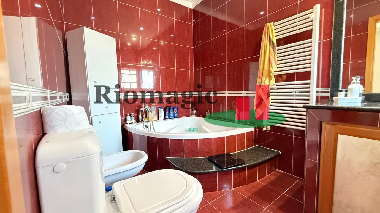 Moradia T5 para Venda em Rio Maior Foto 48