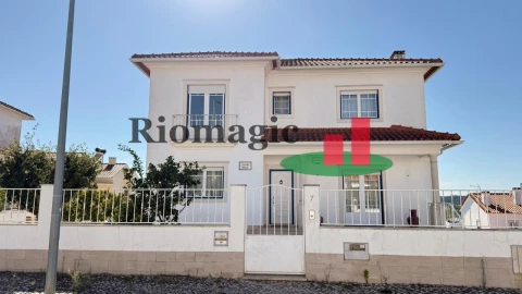 Moradia T5 para Venda em Rio Maior