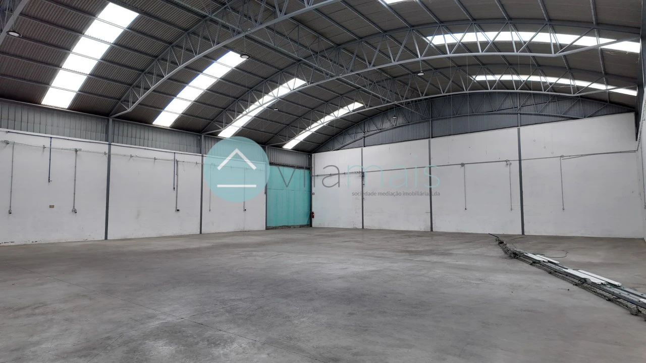 Armazém para Arrendamento em Grijó e Sermonde Foto 4