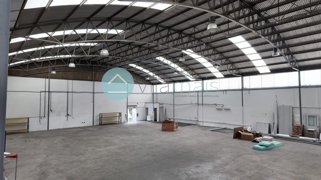 Armazém para Arrendamento em Grijó e Sermonde Foto 6