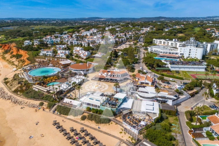 Moradia T3 para Venda em Almancil Foto 3