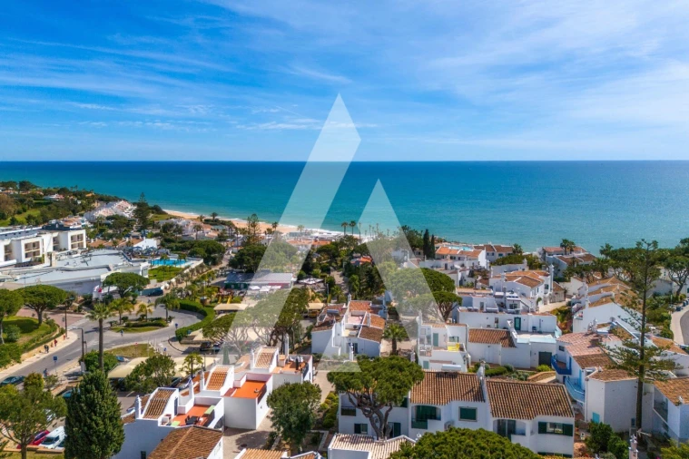 Moradia T3 para Venda em Almancil Foto 7